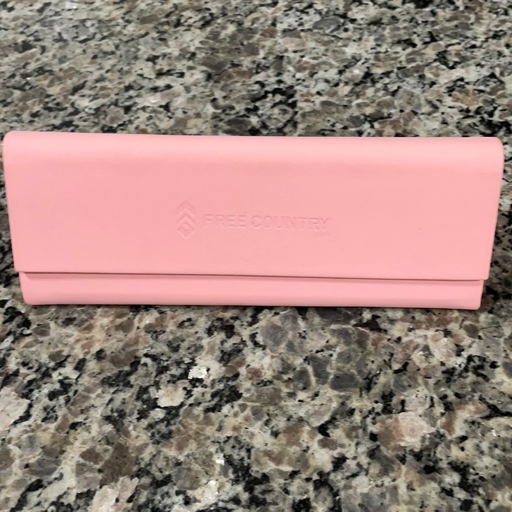 Free country sunglasses case
